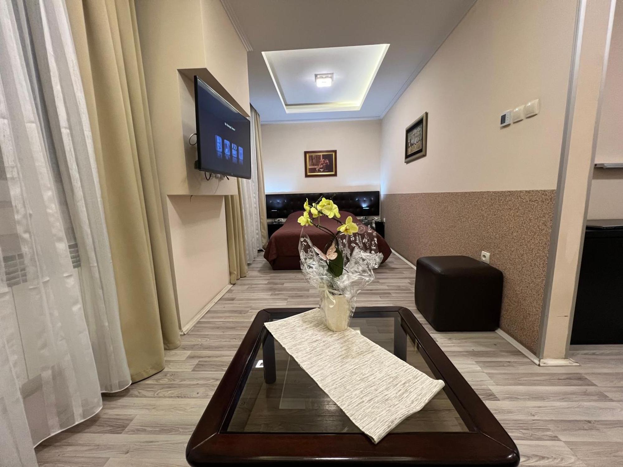 Hotel Petrus Paraćin Extérieur photo